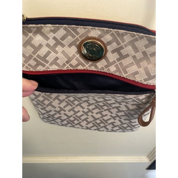 Tommy Hilfiger Womens Signature Logo Crossbody Bag Tan and Beige Brown Satchel - Picture 3 of 11